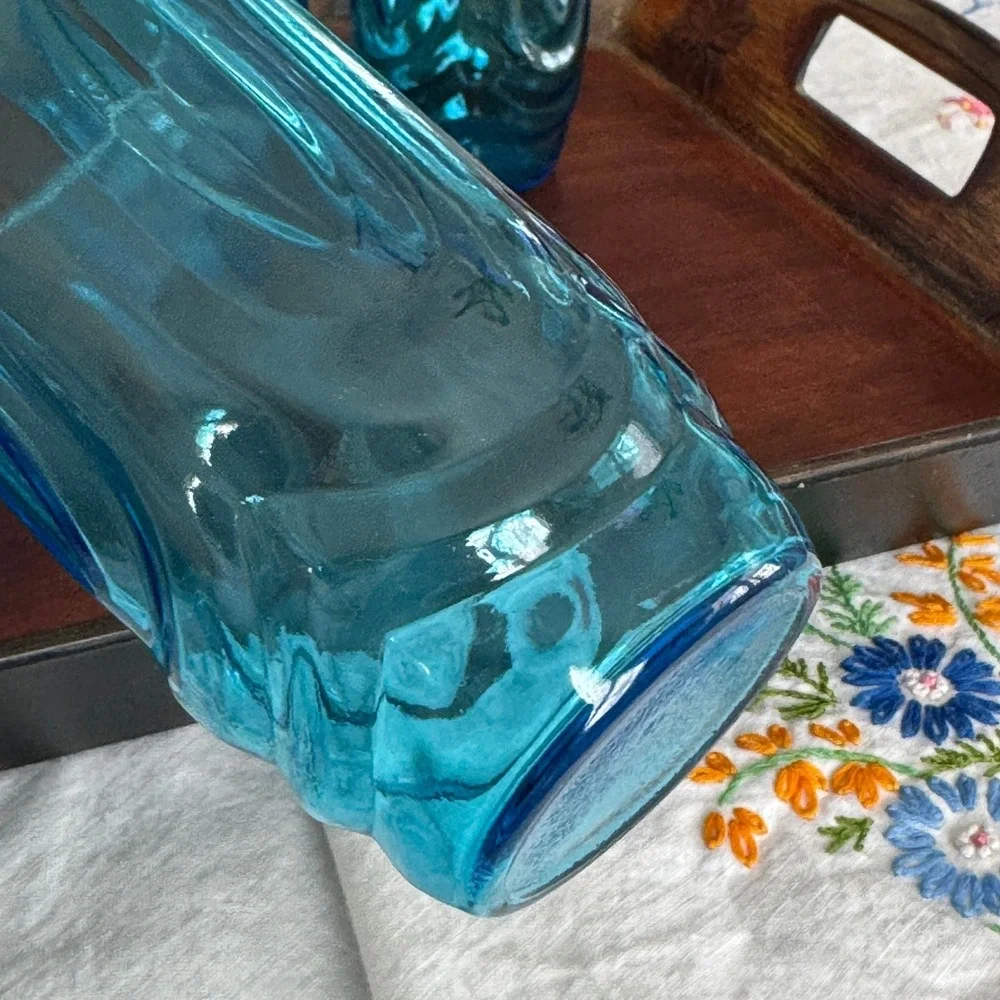 The Unbranded Brand vintage aqua